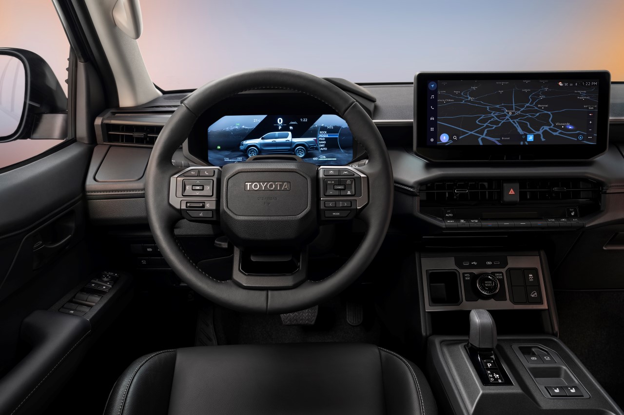 LandCruiser PL 2026 TOYOTA Hilux BEV INT 010