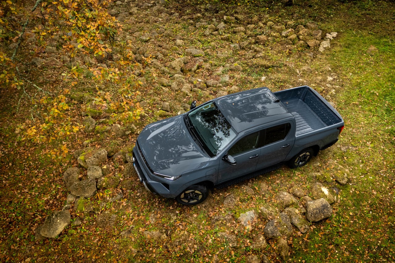 LandCruiser PL 2026 Hilux BEV MtE OffRoad Static 035