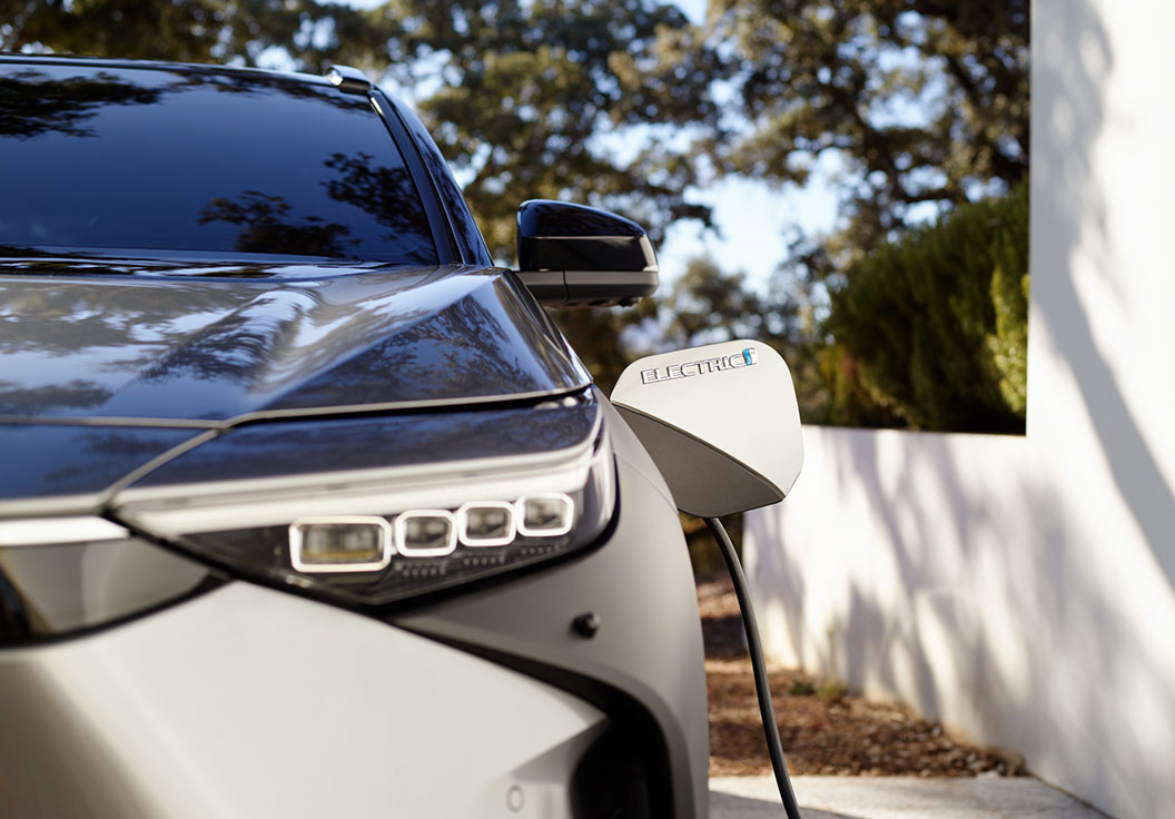 Toyota bZ4X - elektryczny crossover już wkrótce zadebiutuje w Europie