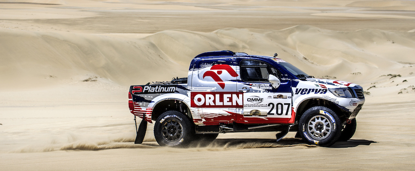 Toyoty Hilux w Sealine Cross Country Rally Qatar - etap 4