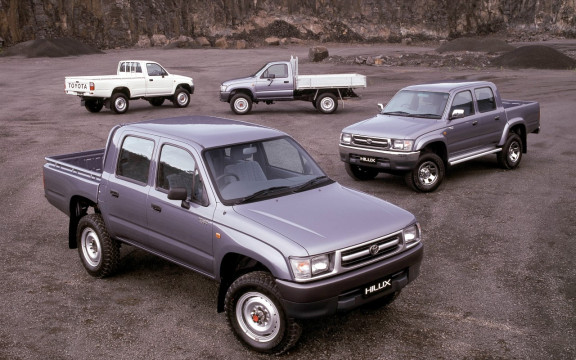 Toyota Hilux kończy dziś 55 lat. Wciąż się nieźle trzyma
