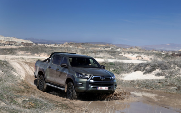 Toyota Hilux w wyprzedaży rocznika 2025