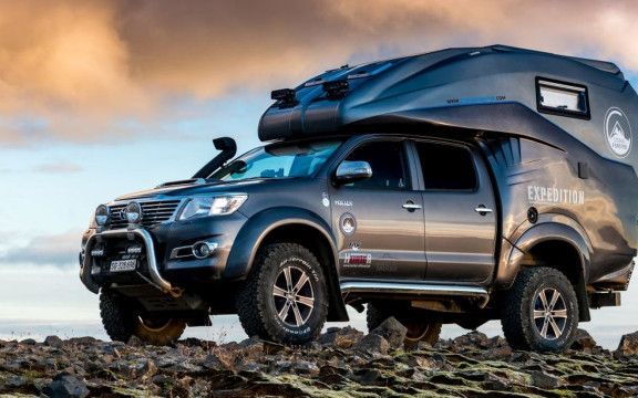 Toyota Hilux Expedition V1 – Terenowy kamper do spełniania marzeń